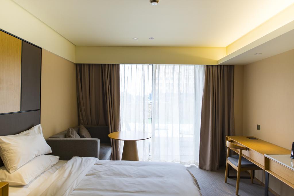 Hotel Ji Hongqiao Wuzhong Road 4*